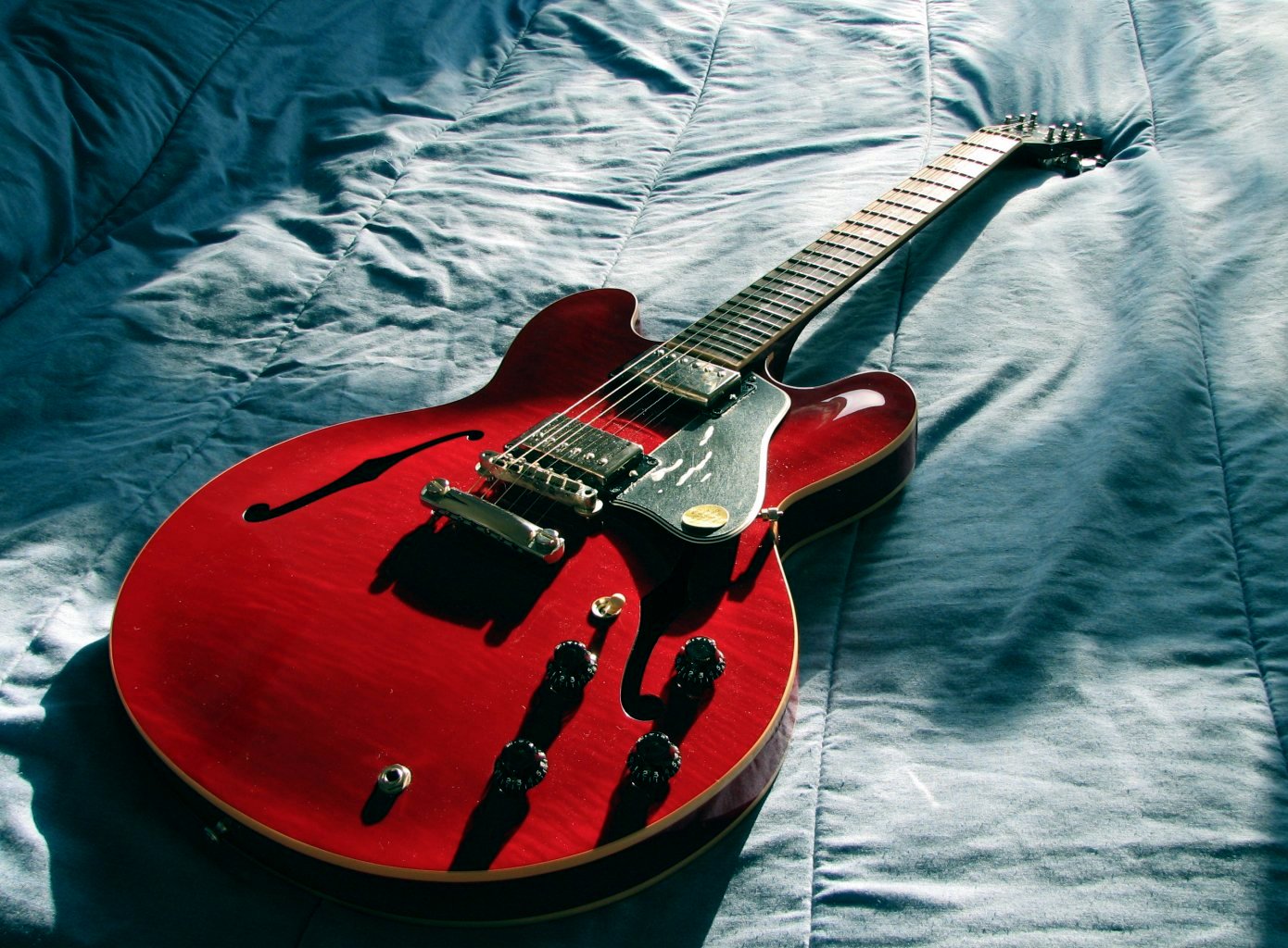 The Musician s Room Review of Gibson Memphis ES 335 DOT Reissue
